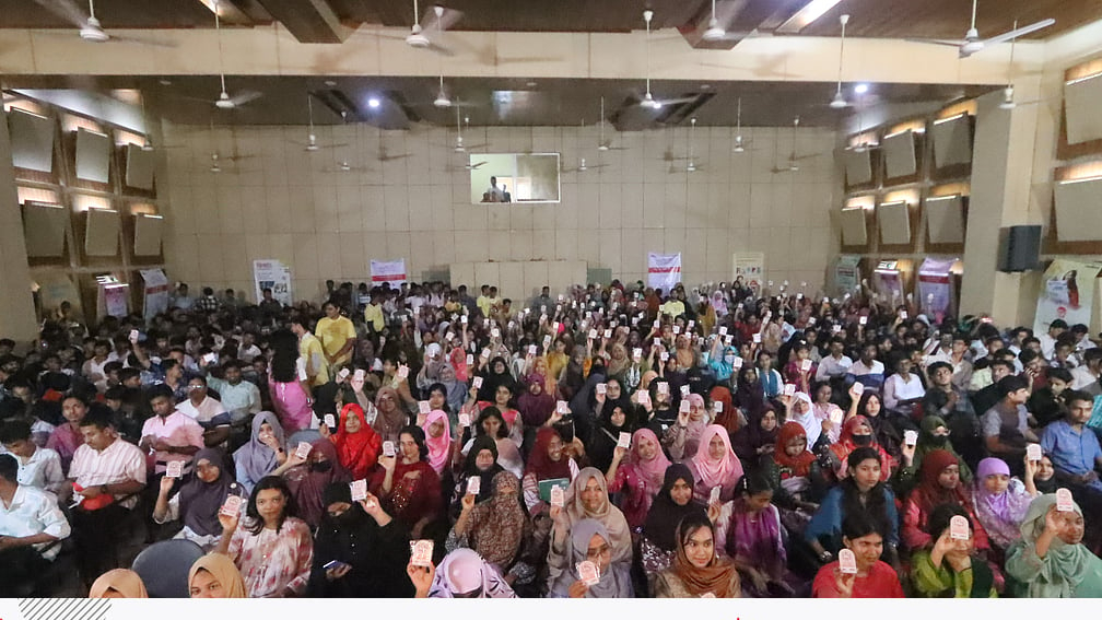 দিনাজপুরে এসএসসি জিপিএ-৫ পাওয়া শিক্ষার্থীদের সংবর্ধনা