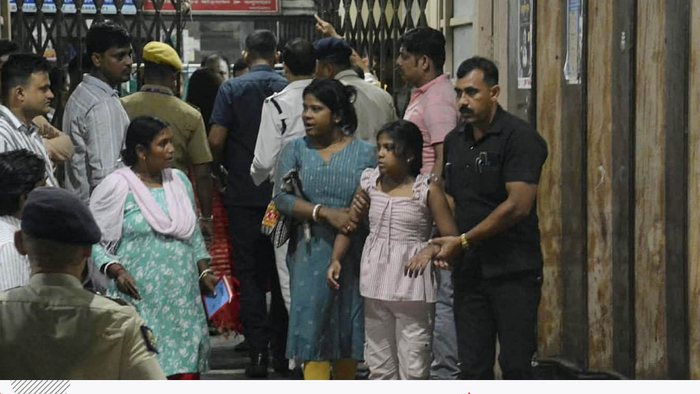 কোচবাজারে পূজামণ্ডপে পদপিষ্ট হয়ে নারী, শিশুসহ নিহত ১৮, আহত ৩৭