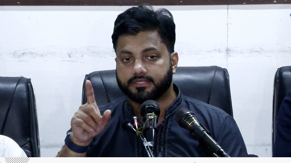 মুক্তিযুদ্ধবিষয়ক প্রতিমন্ত্রীর পদ থেকে ইশরাক হোসেনের পদত্যাগ