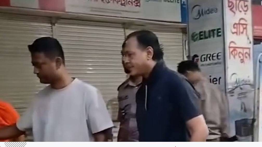 সংগীতশিল্পী আসিফ আকবরের গাড়ি লক্ষ্য করে গুলি: নিরাপত্তা সংকটের নতুন অধ্যায়